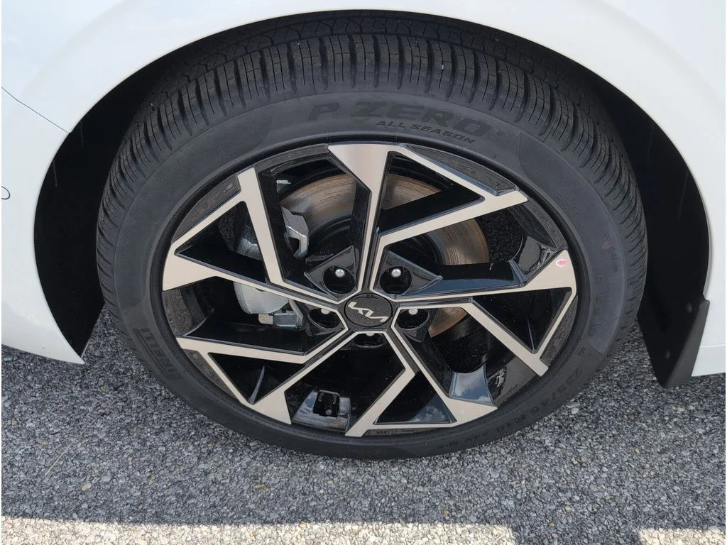 2025 Kia K5 EX - Photo 9