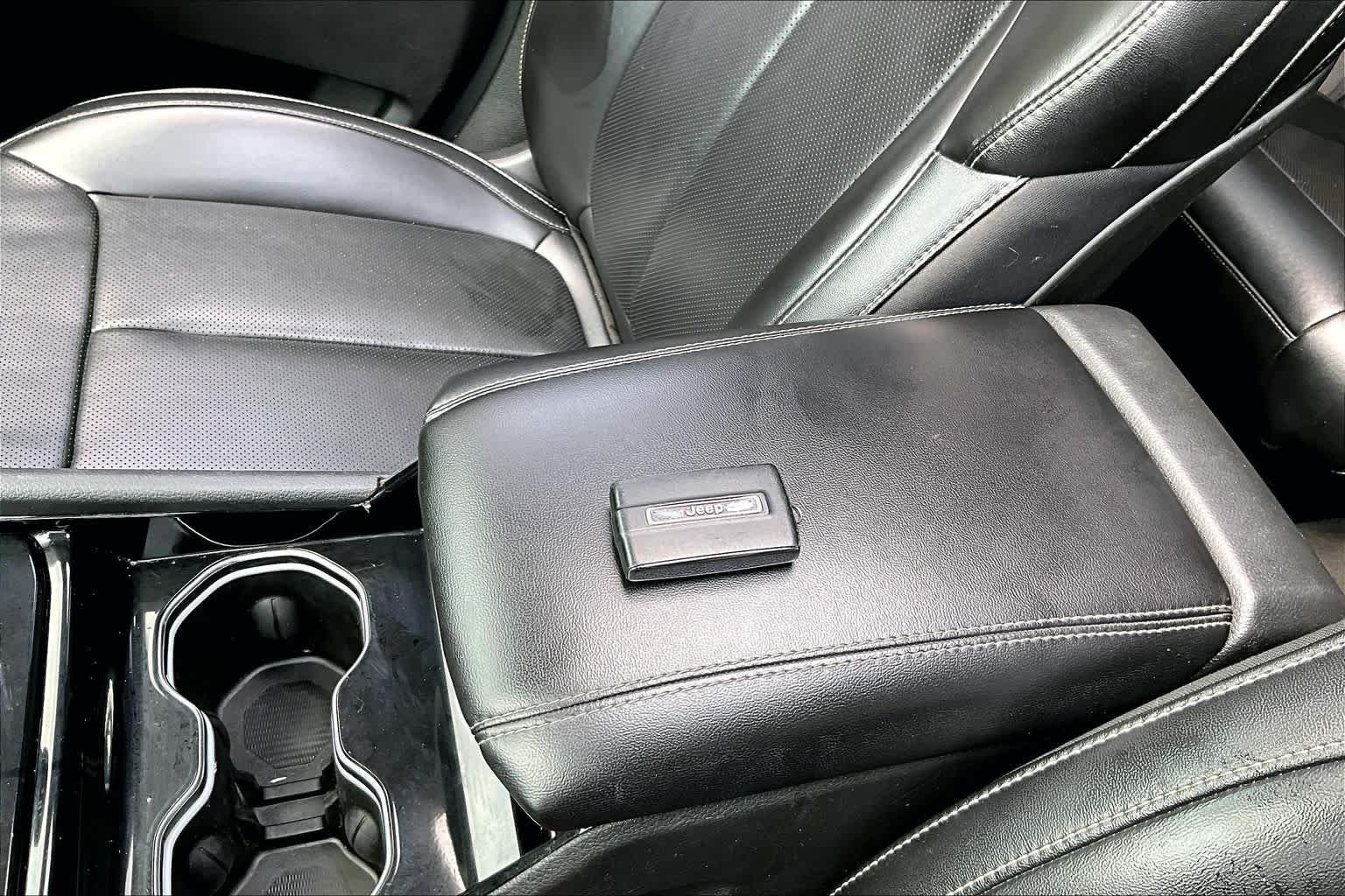 Used 2023 Rocky Mountain Pearlcoat Jeep Limited image 15