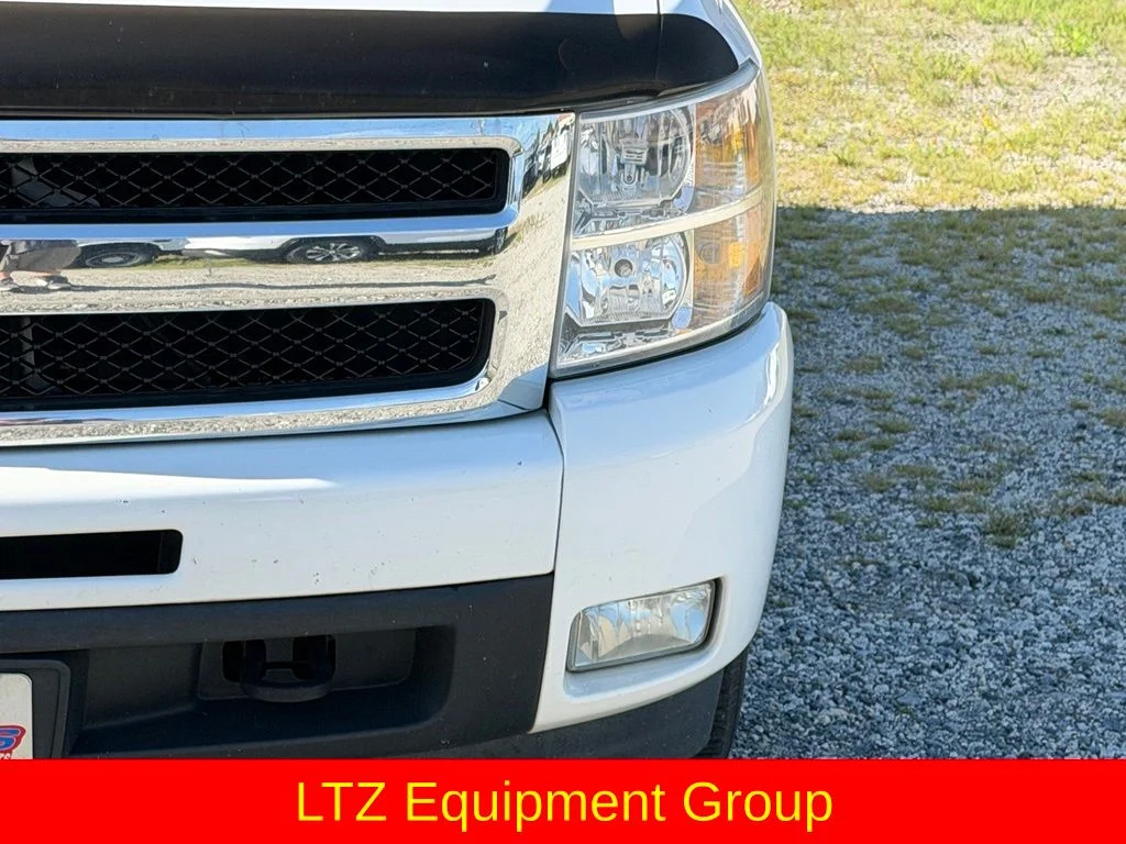 Used 2010 White Chevrolet LTZ image 12