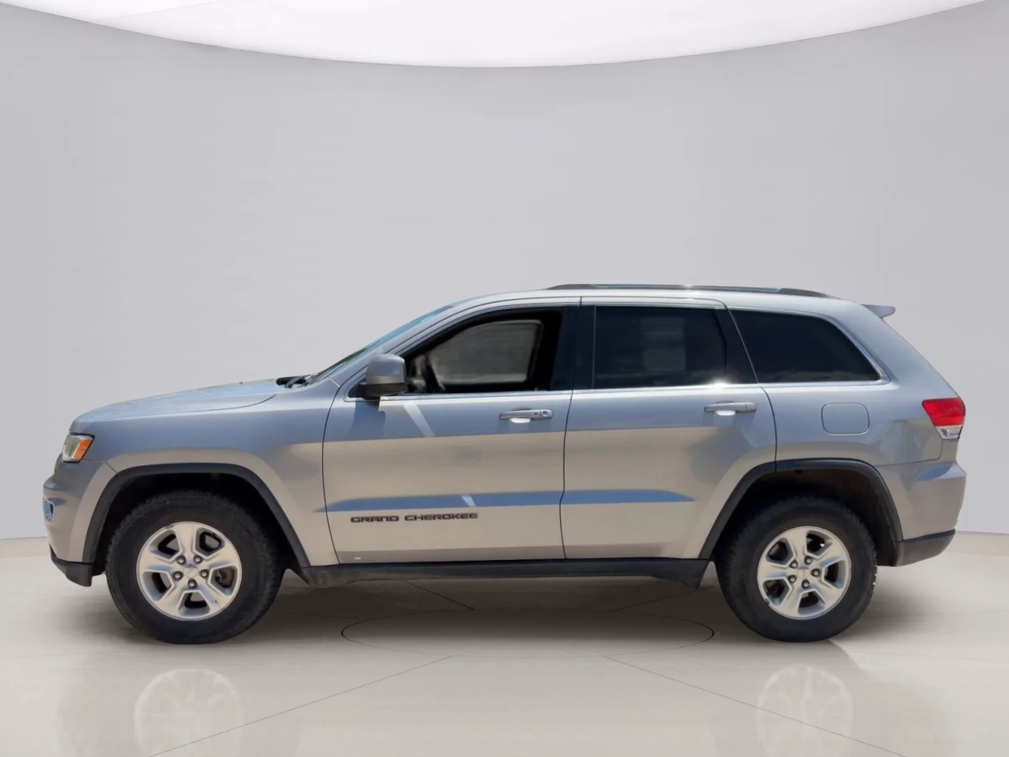 Used 2017 Silver Jeep LAREDO image 2