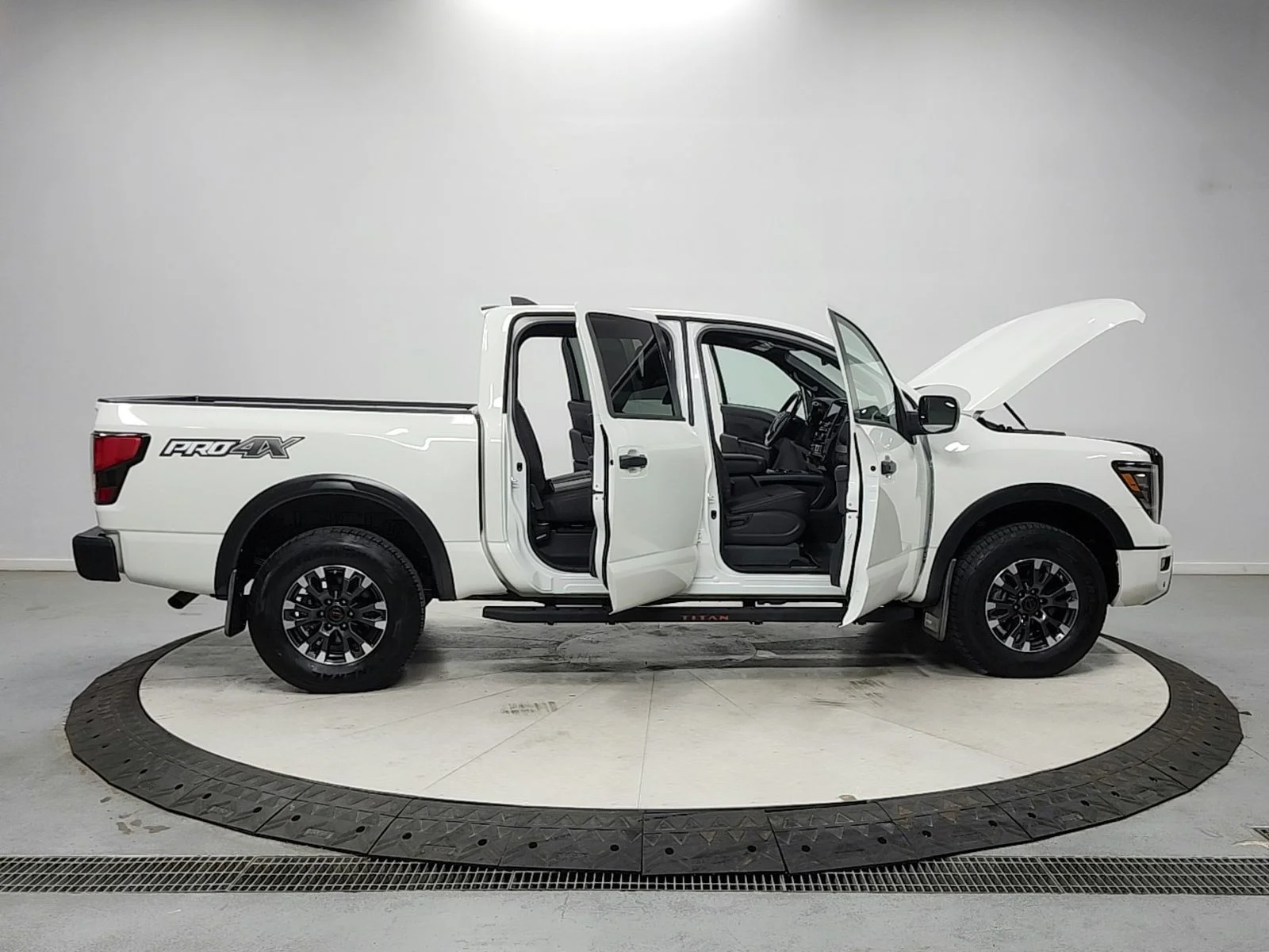 Used 2023 White Nissan PRO-4X image 16