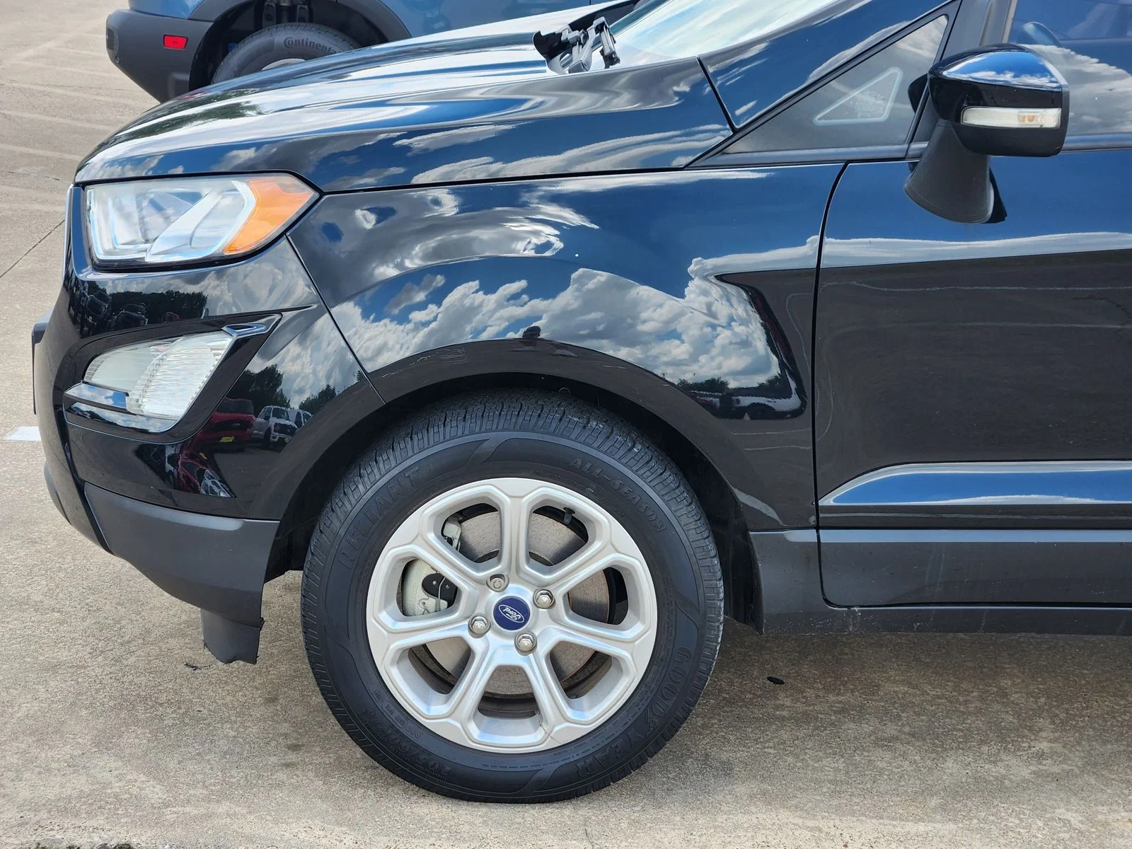 Used 2020 Black Ford SE image 8
