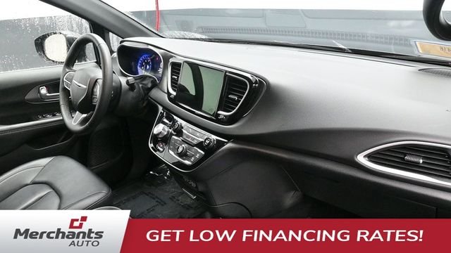 Used 2025 Black Chrysler Select image 16