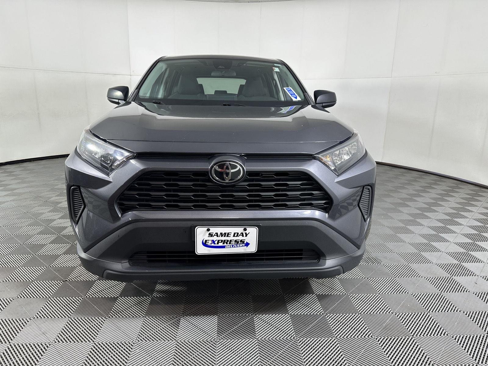 Used 2022 Magnetic Gray Metallic Toyota LE image 18