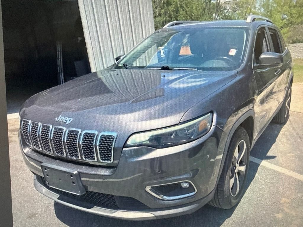 Used 2019 Gray Jeep Limited image 1