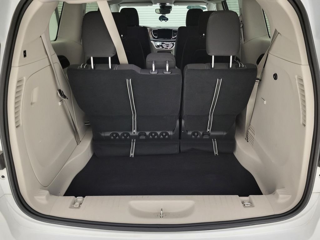 Used 2024 White Chrysler LX image 23