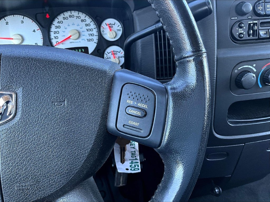 Used 2004 Black Dodge SLT image 17