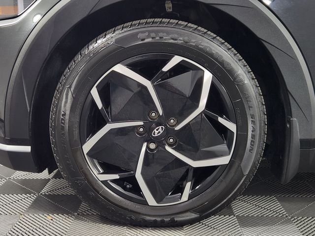 Used 2024 Black Hyundai SE image 20