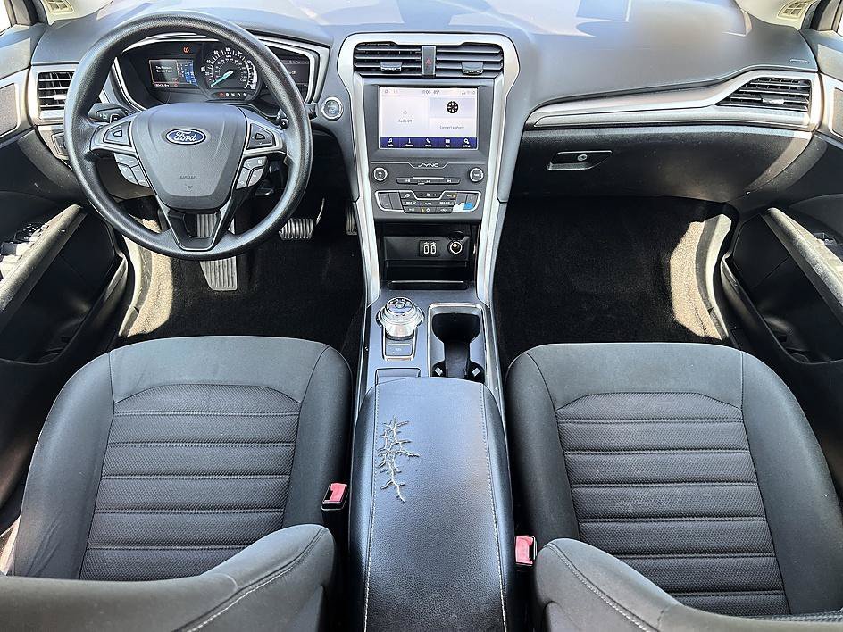Used 2019 Magnetic Ford SE image 18