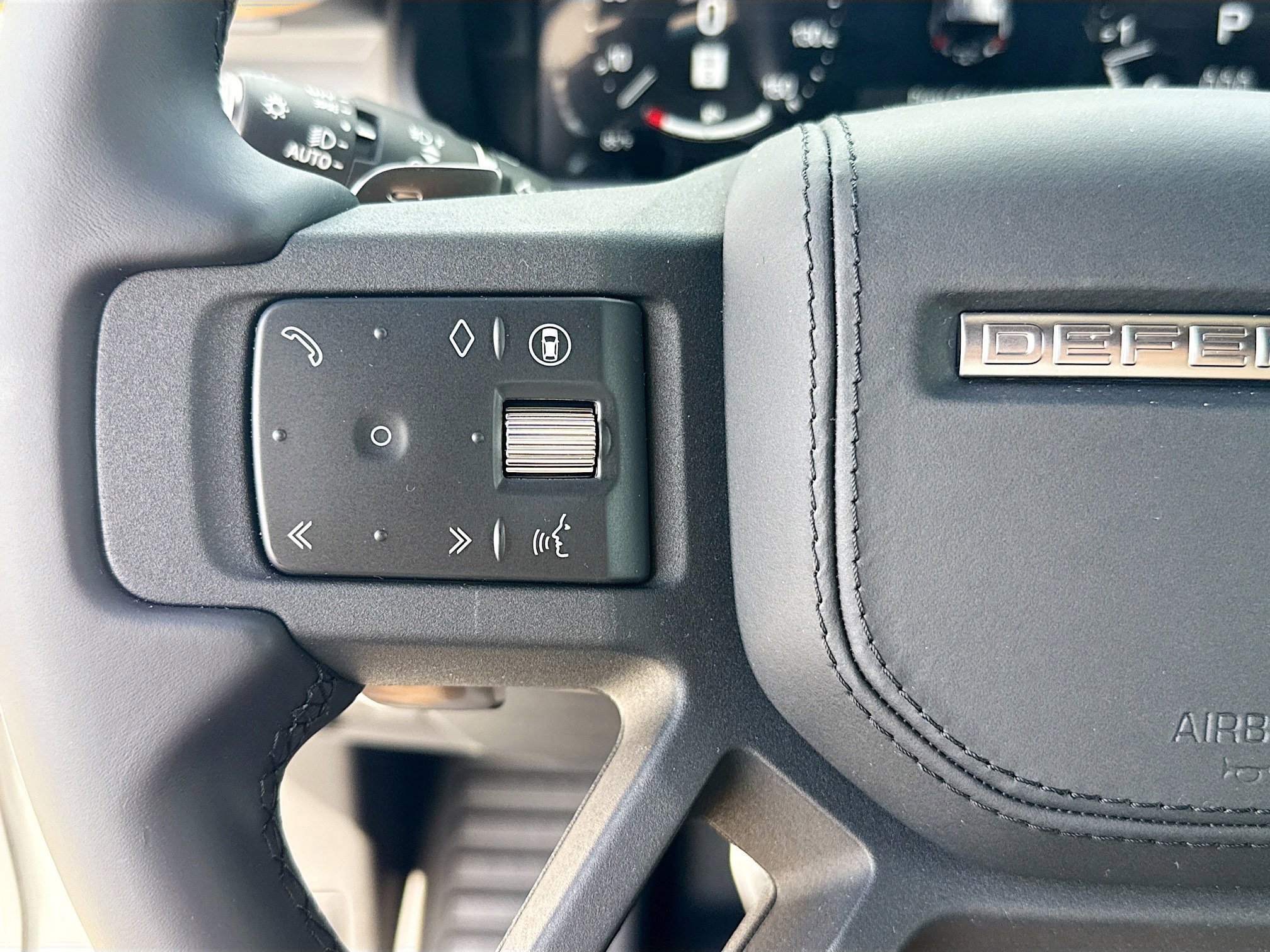 New 2026 Fuji White Land Rover V8 image 39