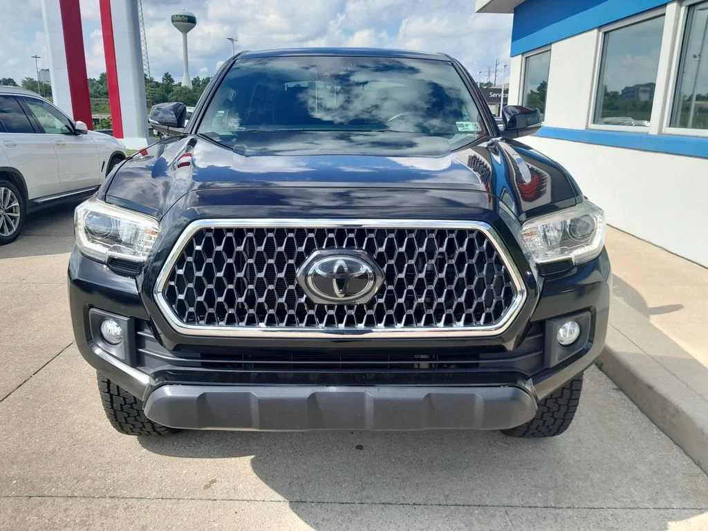 Used 2018 Black Toyota TRD Off-Road image 4
