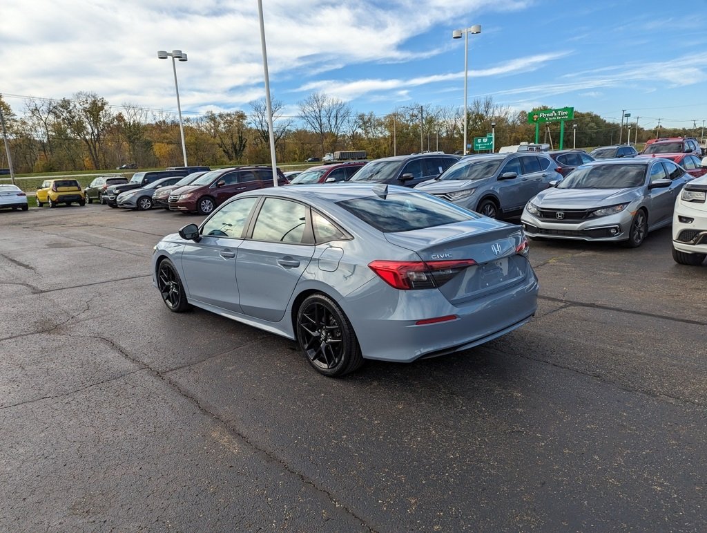 2023 Honda Civic Sport photo 4