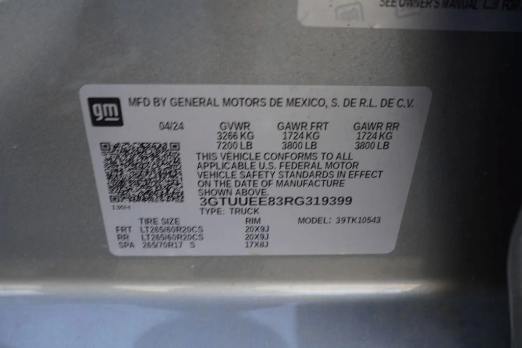 Used 2024 Silver GMC AT4 image 5