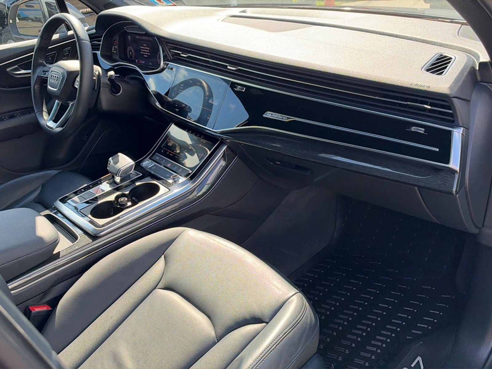 2020 Audi Q7 Premium Plus - Photo 11