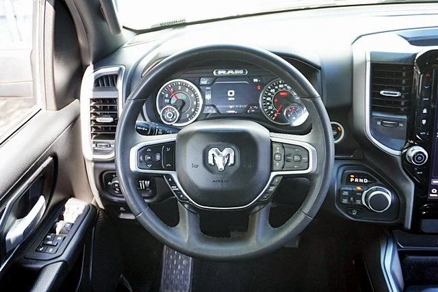 Used 2025 White Ram Big Horn/Lone Star image 21