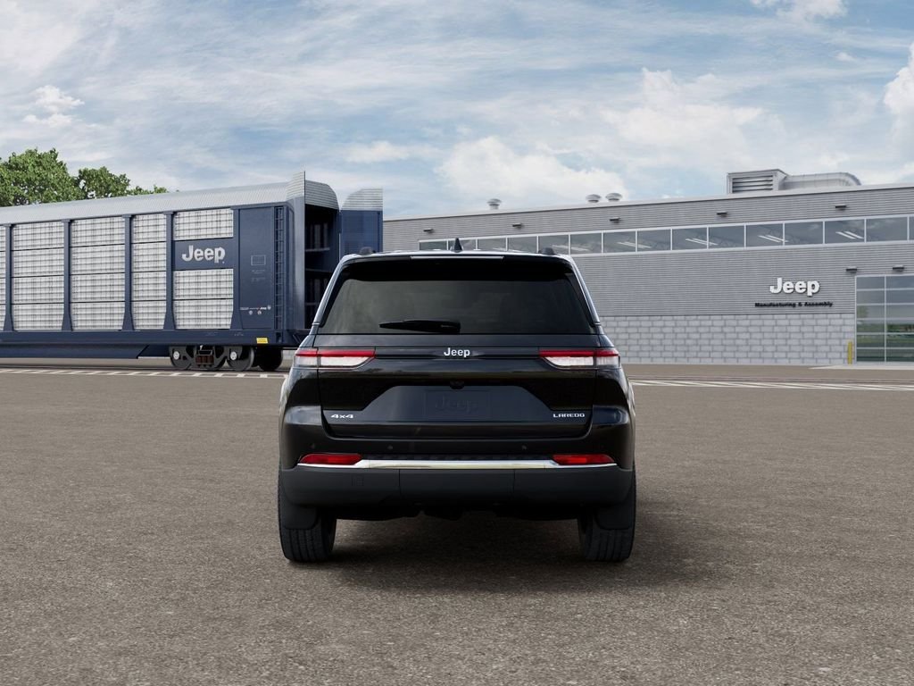 Used 2025 Black Jeep Laredo image 7