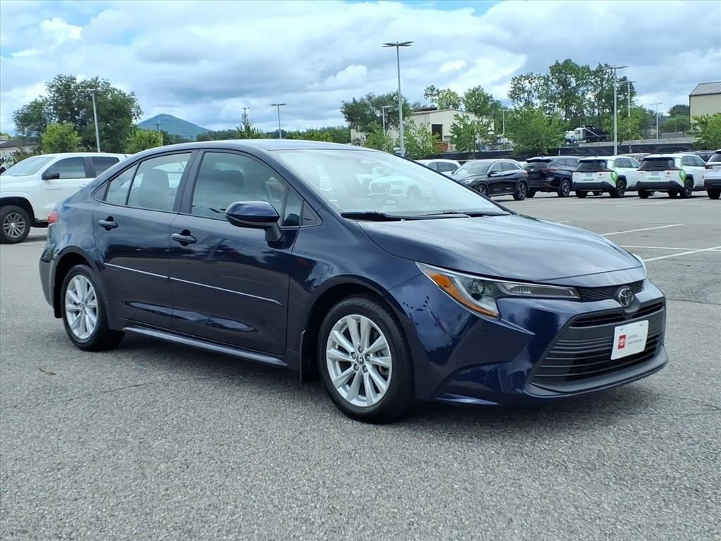 Certified Used 2025  Toyota LE image 2