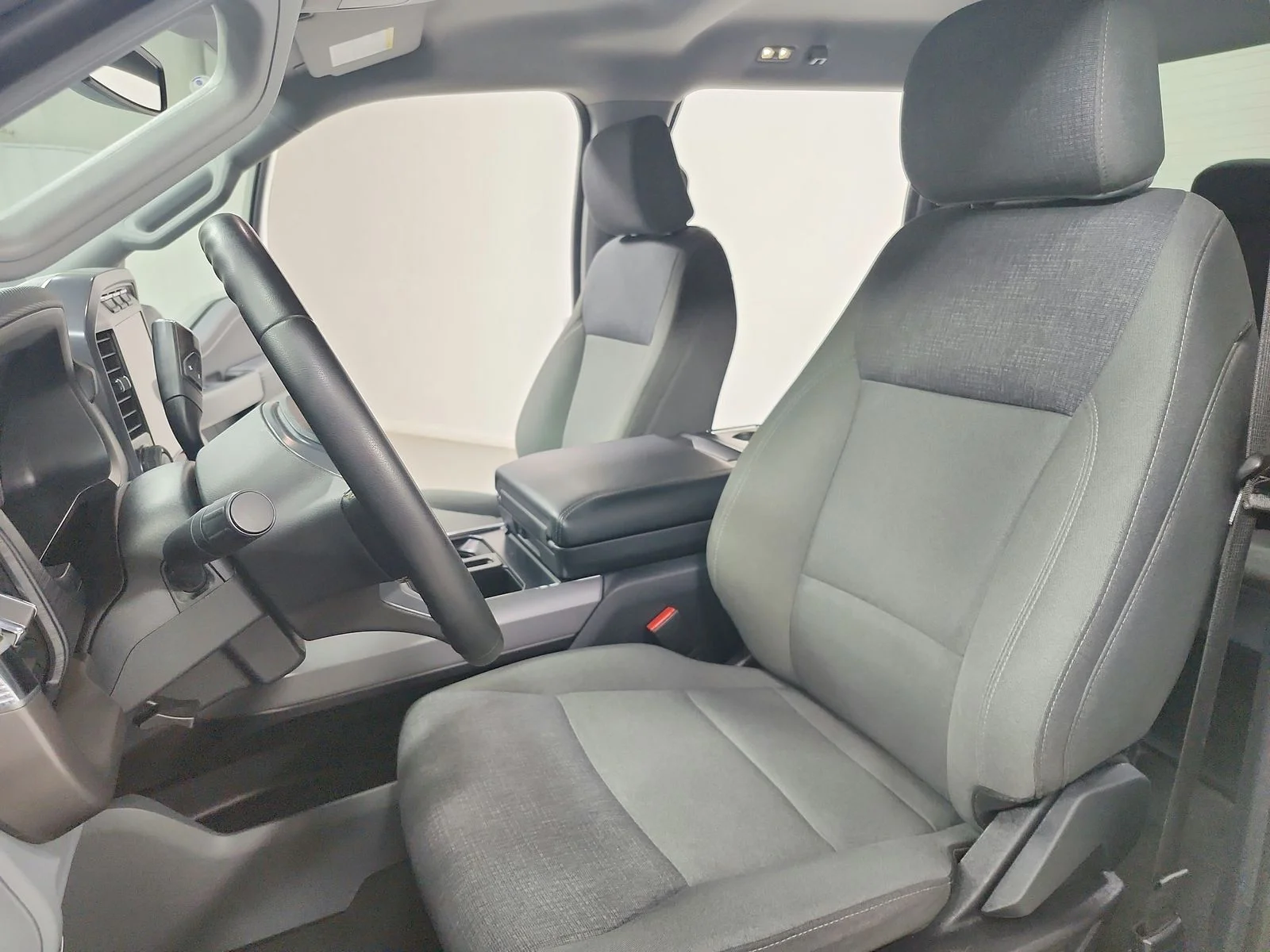 Used 2024 White Ford XLT image 19