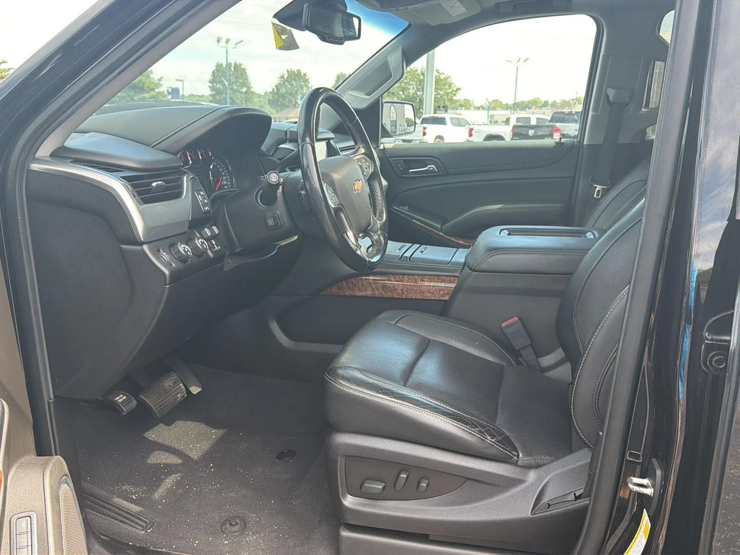 Used 2019 Black Chevrolet Premier image 9