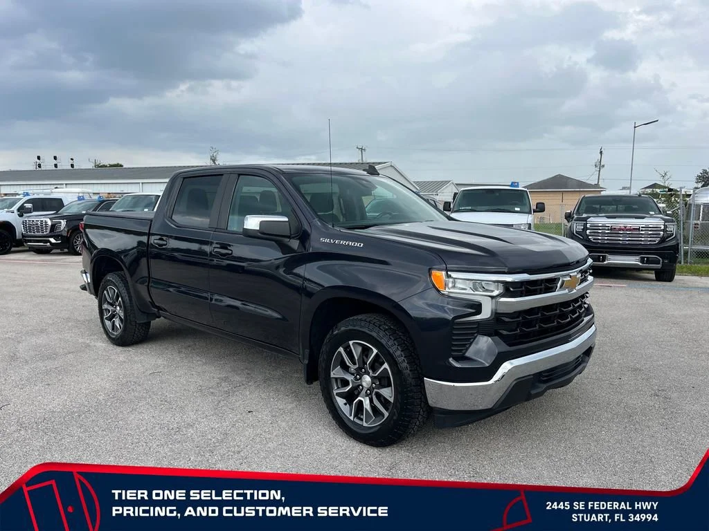 Used 2023 Dark Ash Metallic Chevrolet LT image 5