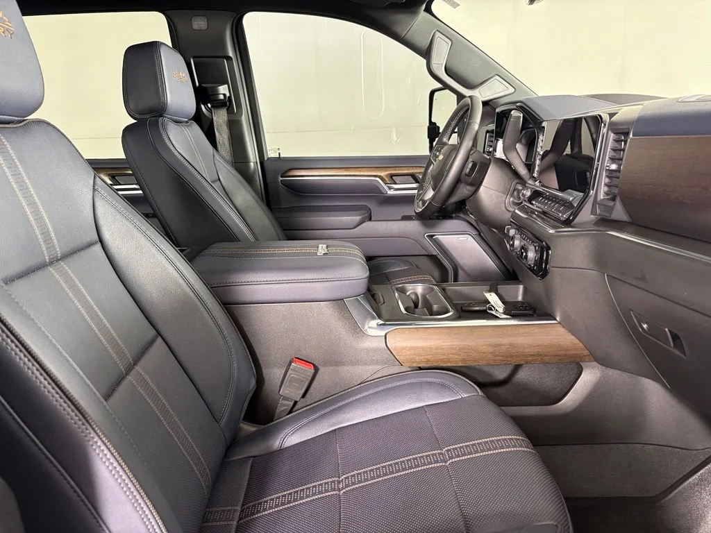 Certified Used 2025 Sterling Gray Metallic Chevrolet High Country image 17
