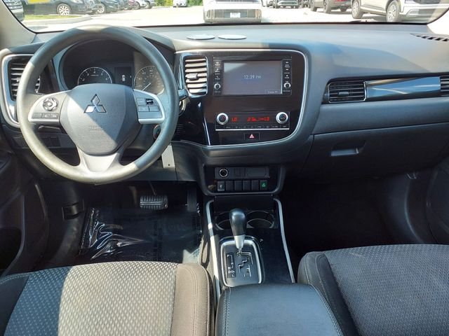 2020 Mitsubishi Outlander ES - Photo 11