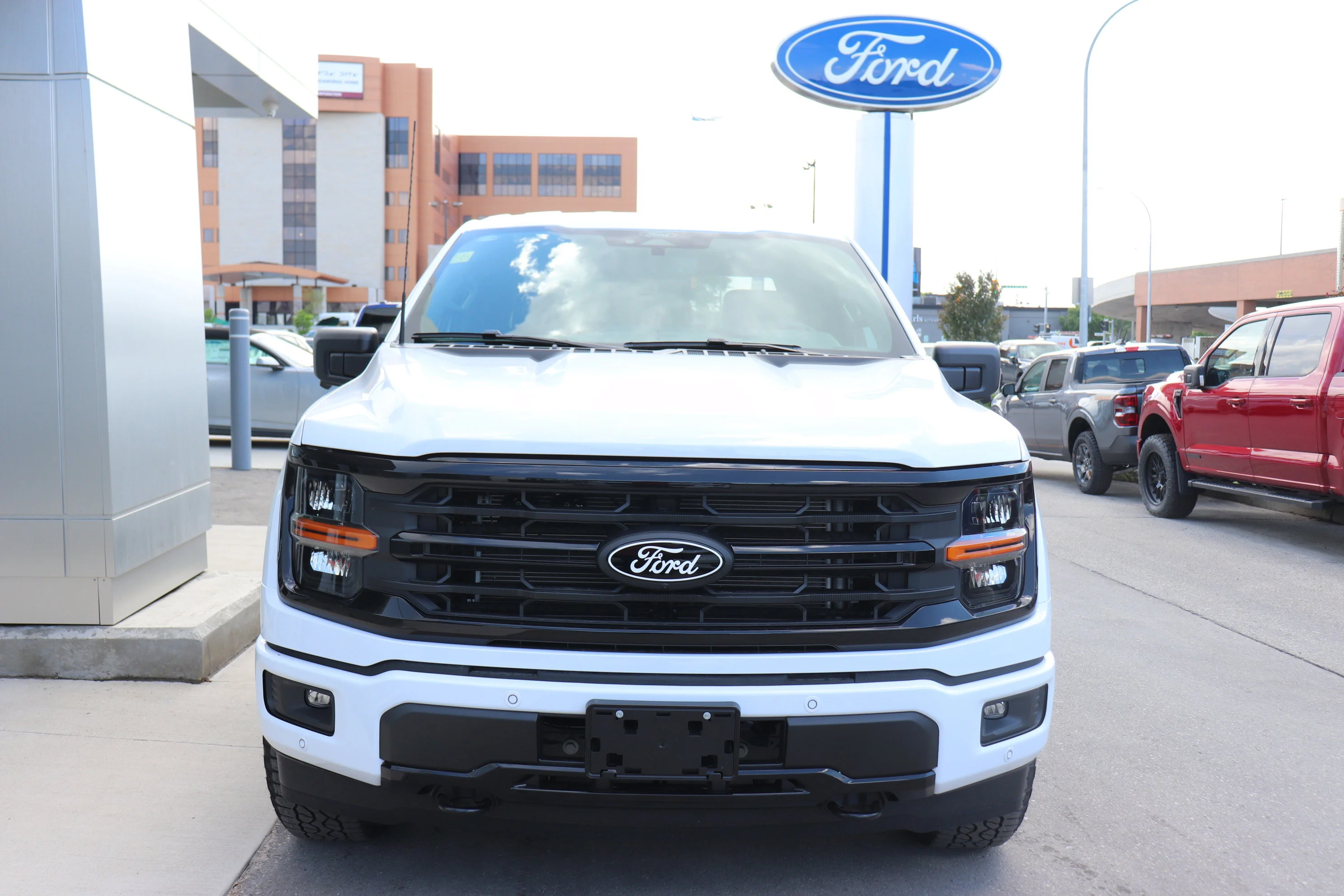 New 2026 OXFORD WHITE Ford XLT image 2