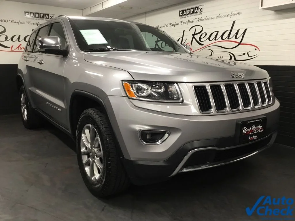 Used 2016 Silver Jeep Limited image 3