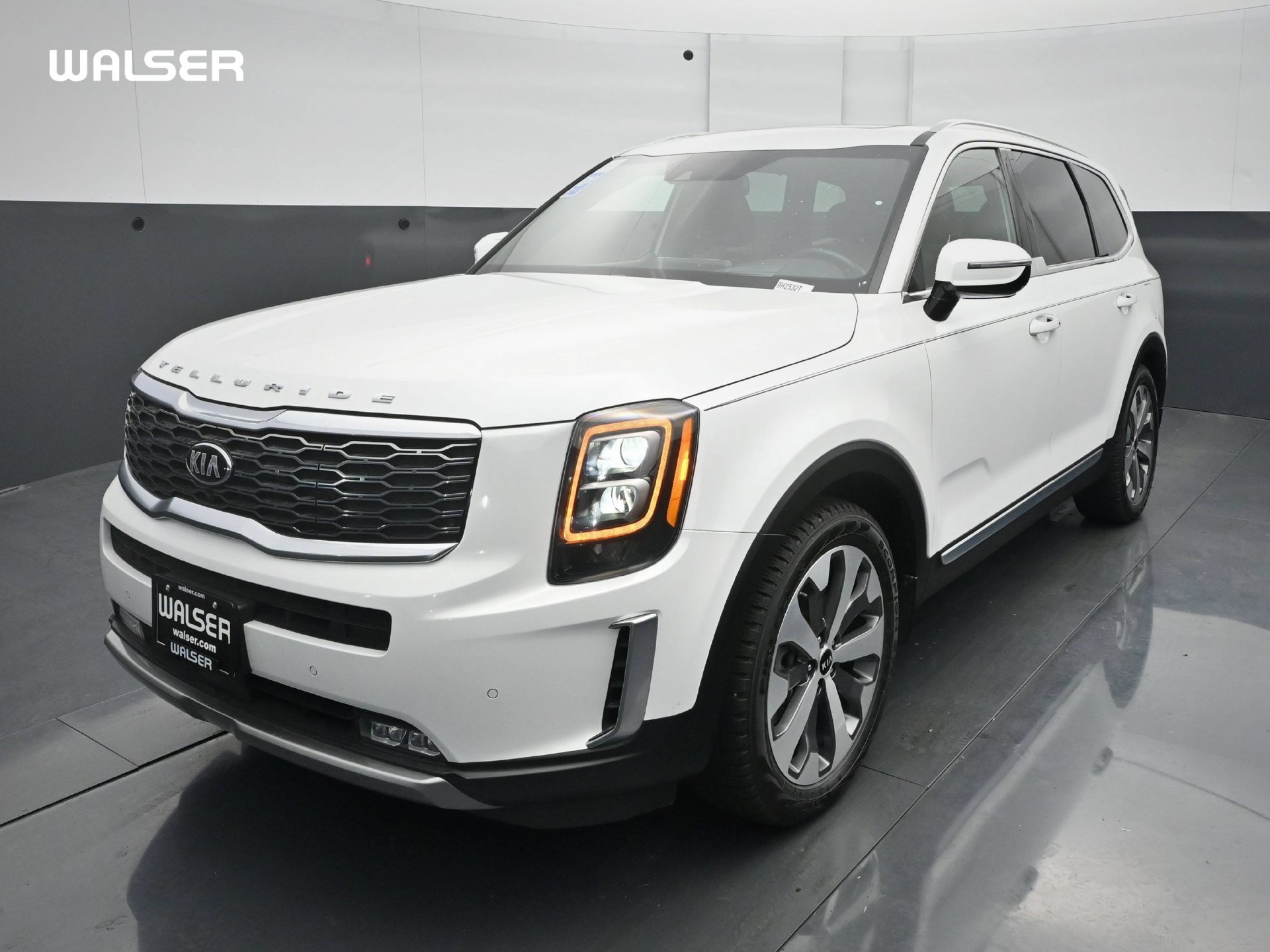 Used 2020 Snow White Pearl Kia SX AWD image 1