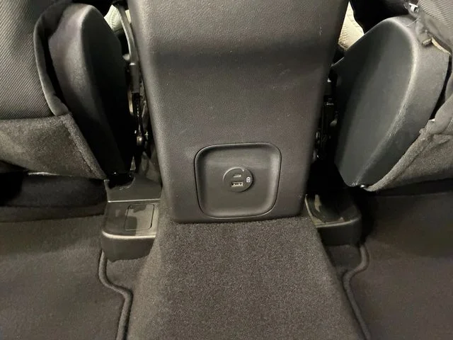 Used 2022 White Ford SE image 19