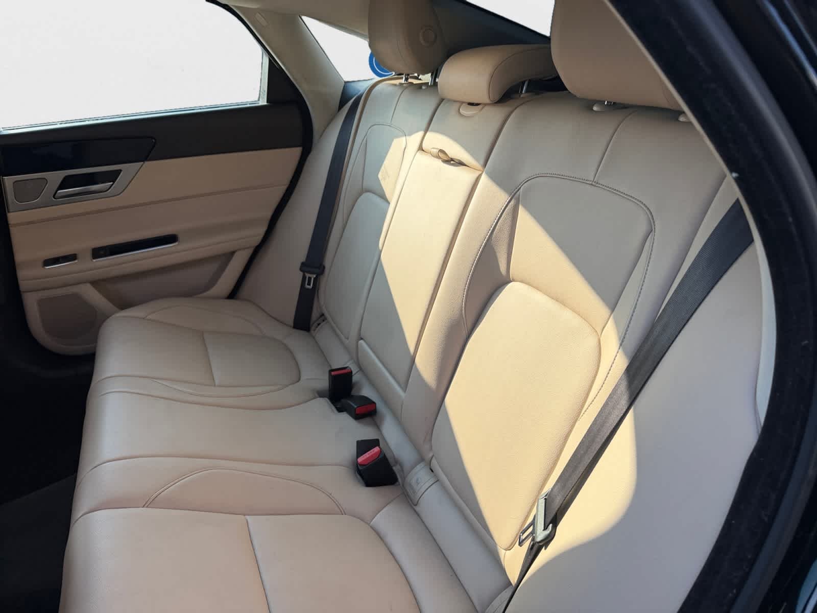 Used 2017 Ebony Jaguar 20d Premium image 19