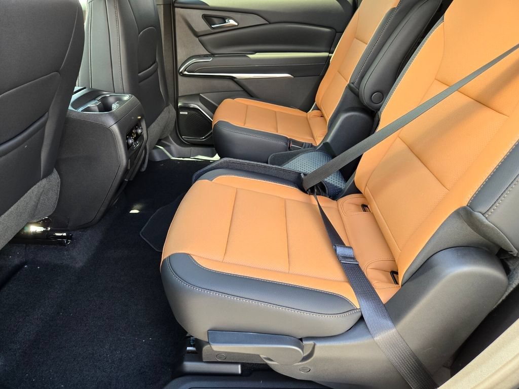 2027 Chevrolet Traverse Z71 - Photo 8