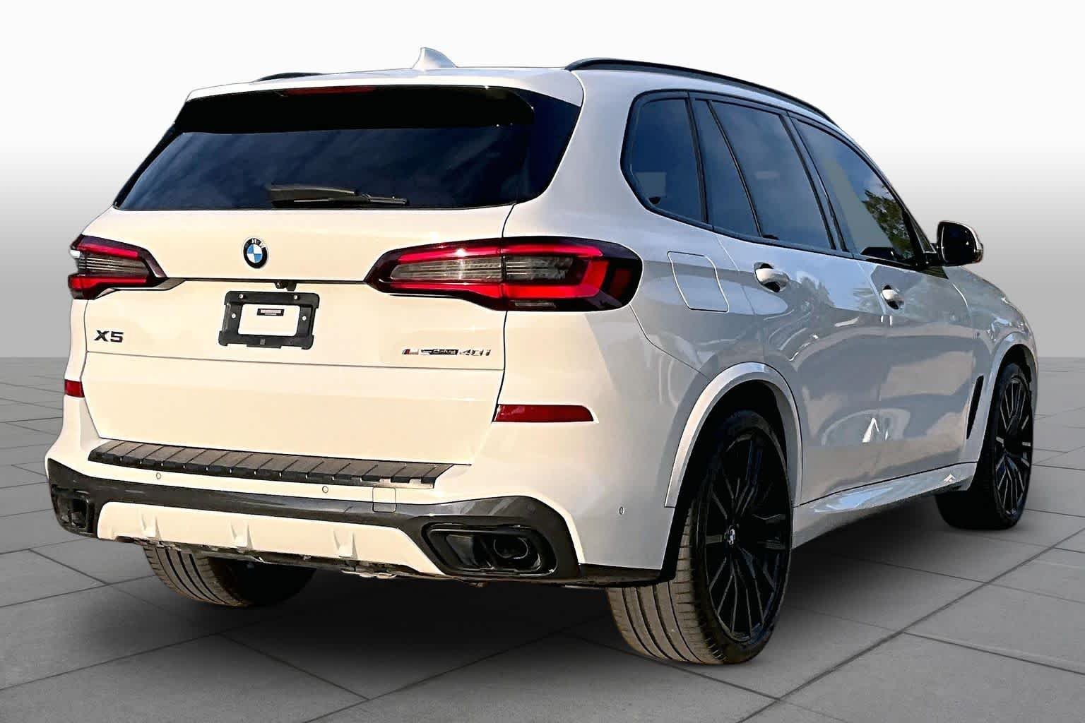 Used 2022 Alpine White BMW sDrive40i image 13