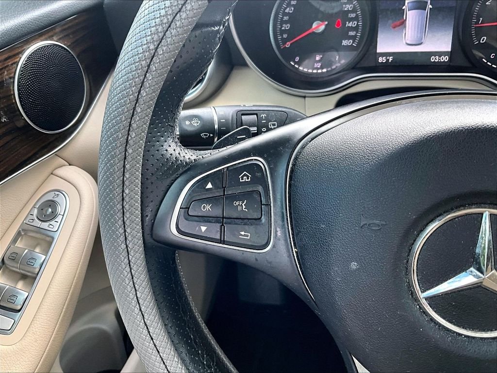 Used 2019 White Mercedes-Benz GLC 300 image 23