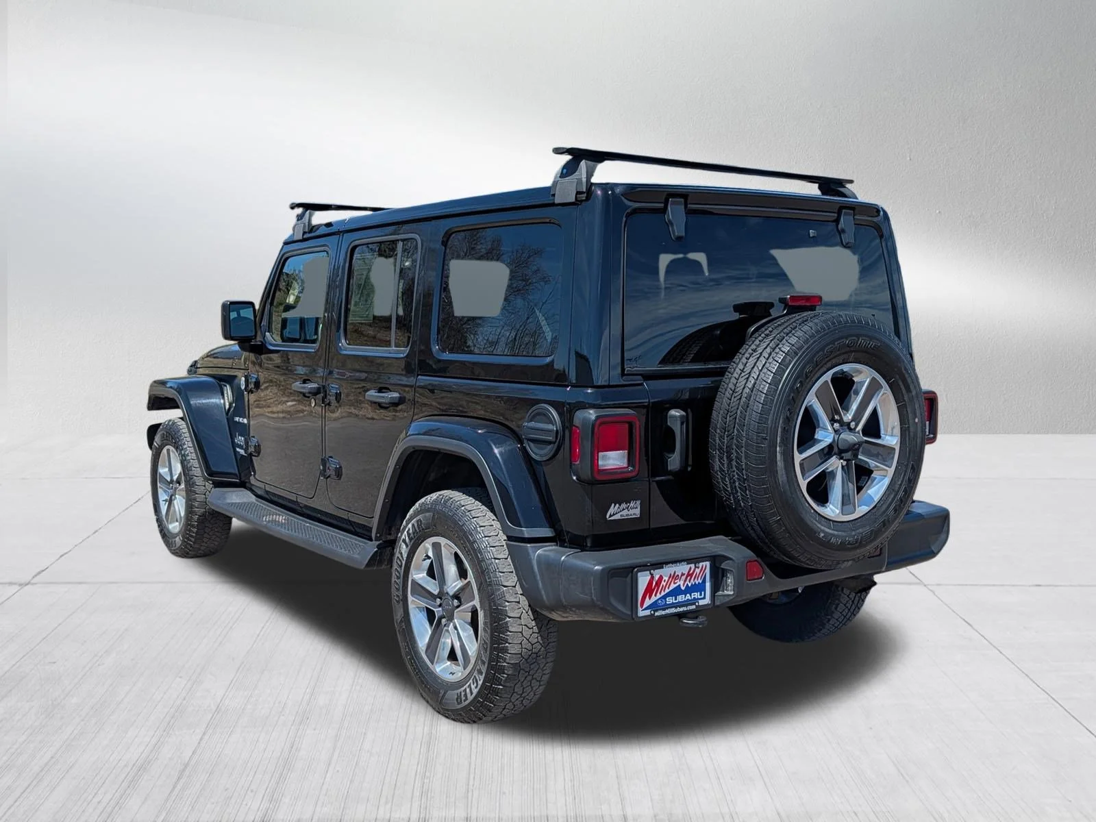 Used 2021 Black Clearcoat Jeep Unlimited Sahara image 5