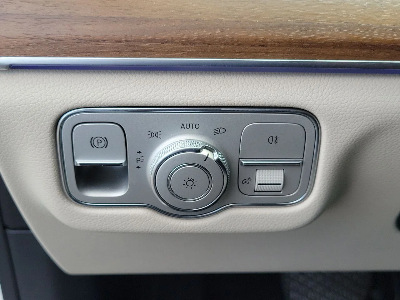Certified Used 2022  Mercedes-Benz GLE 350 image 23
