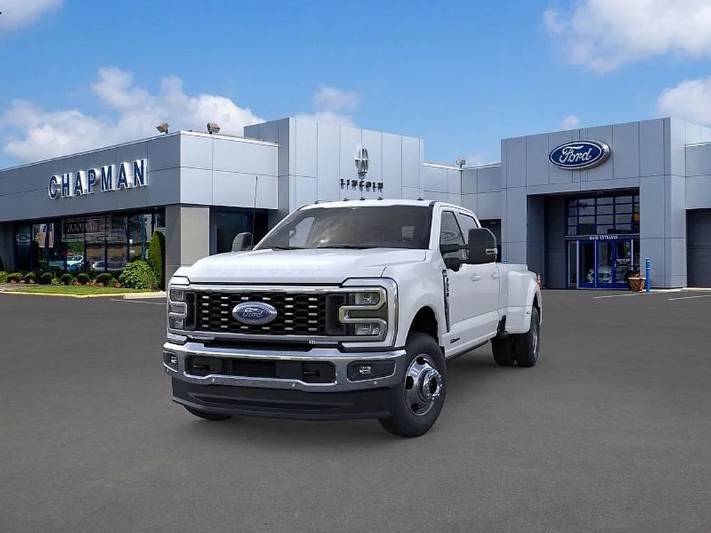 New 2026 Star White Metallic Tri-Coat Ford F-350® Lariat® image 2