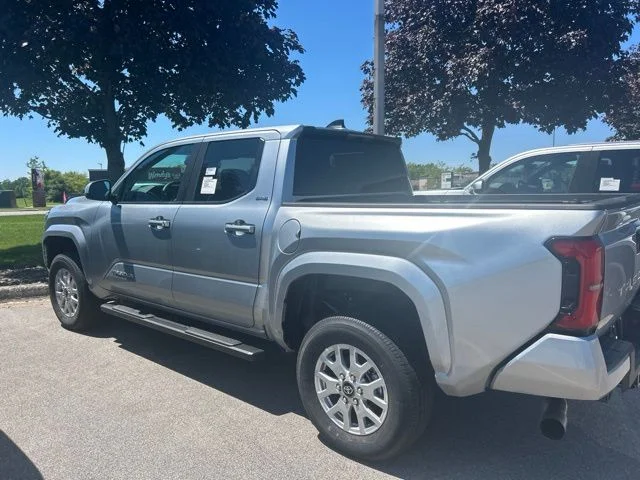 2026 Toyota Tacoma SR5 - Photo 7