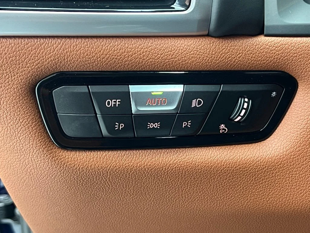 2026 BMW 8 Series 840i - Photo 20