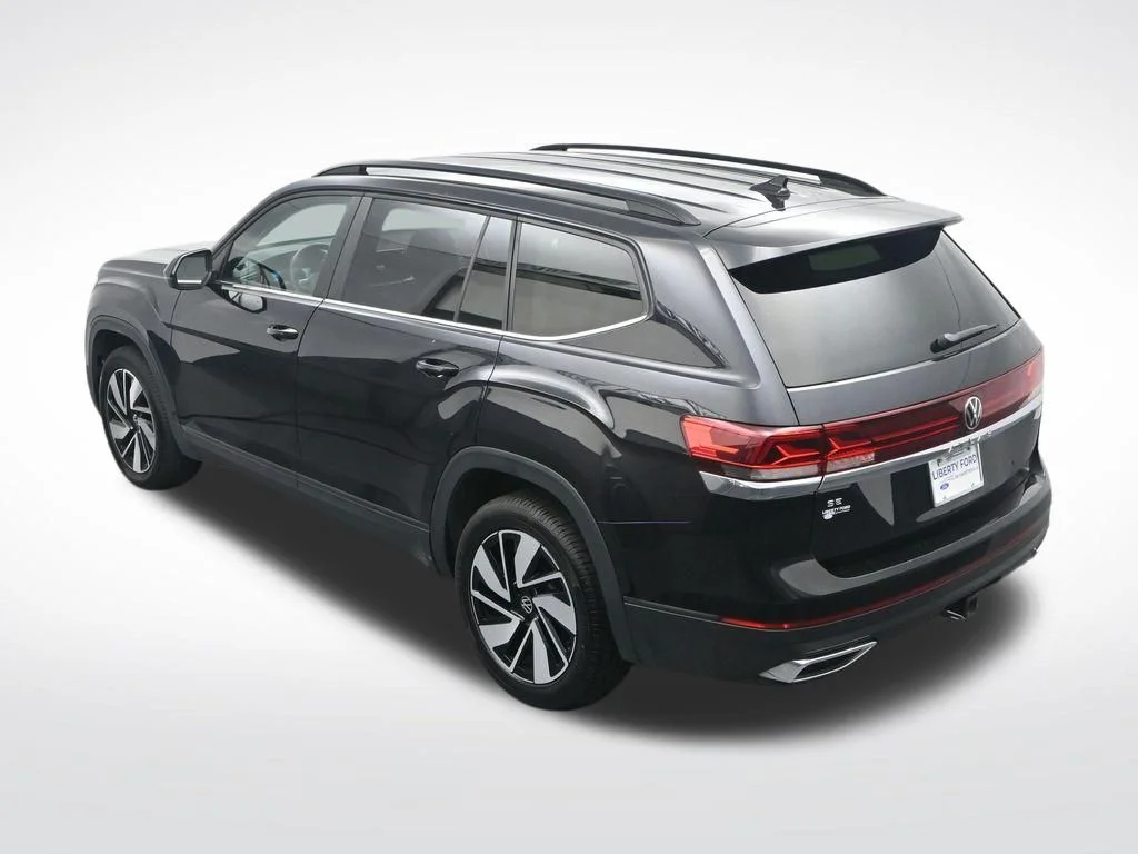 Certified Used 2024 Deep Black Pearl Effect Volkswagen 2.0T SE w/Technology image 29
