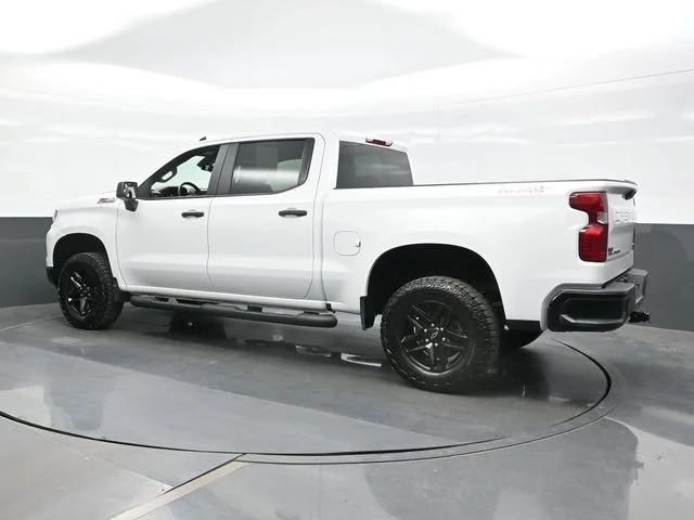 Used 2025 White Chevrolet Custom Trail Boss image 3
