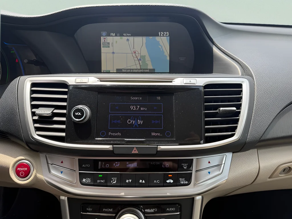 Used 2014 Modern Steel Metallic Honda Touring image 18