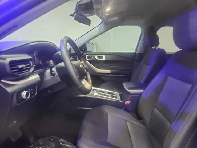 Used 2023 Silver Ford XLT image 9