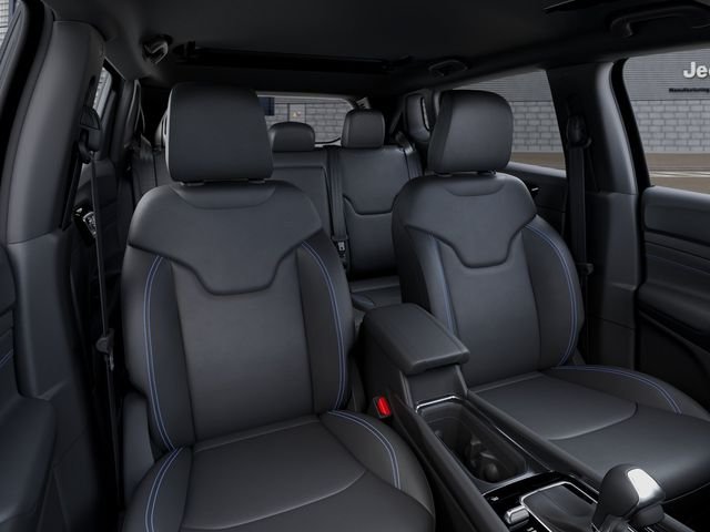 New 2026 Bright White Clear-Coat Exterior Paint Jeep Limited image 16