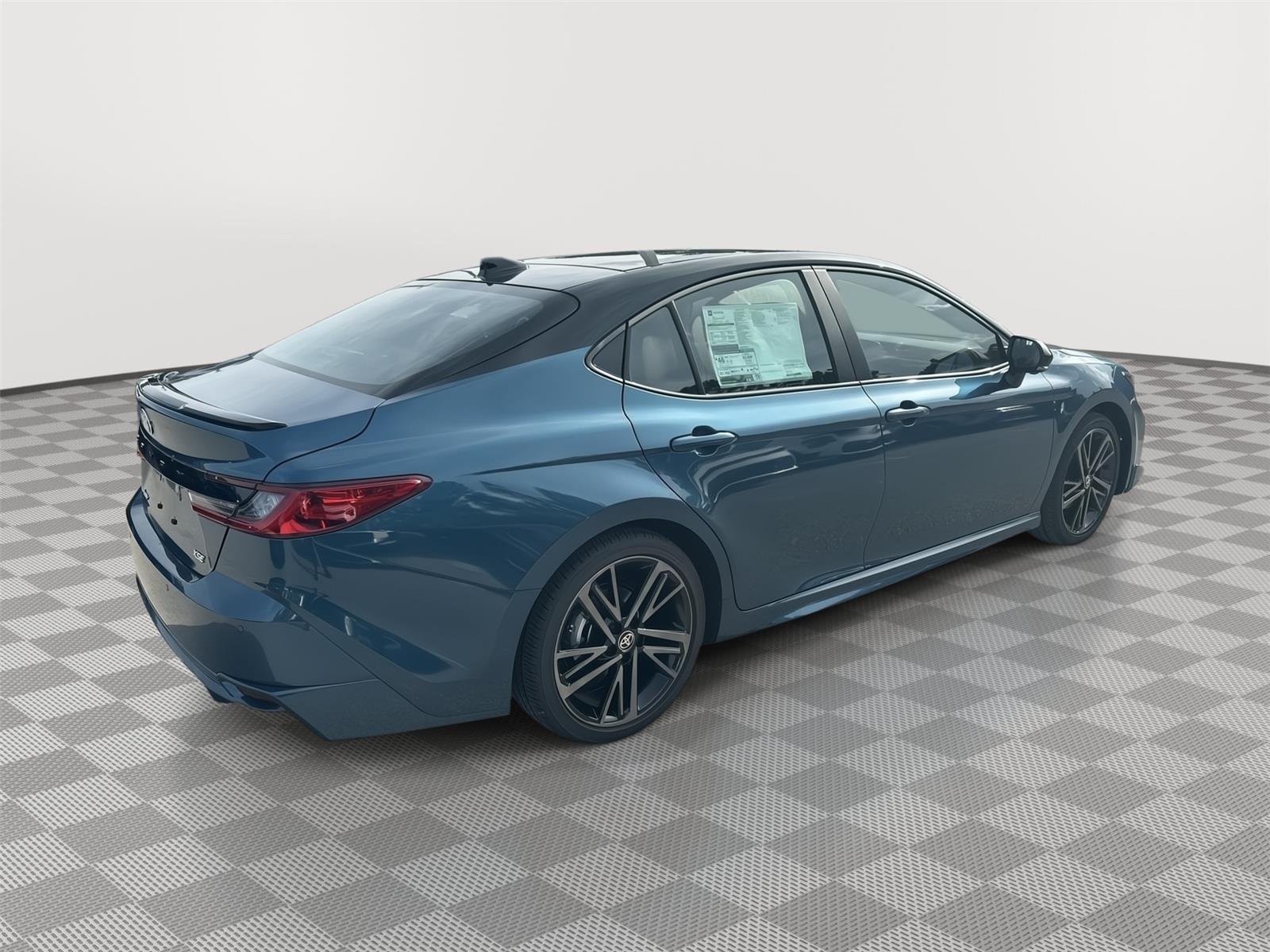 New 2026 Ocean Gem with Midnight Black Metallic roof <sup>1</sup> Toyota  XSE image 4