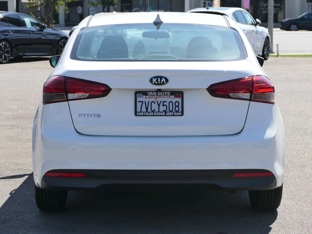 Used 2017 White Kia LX image 5