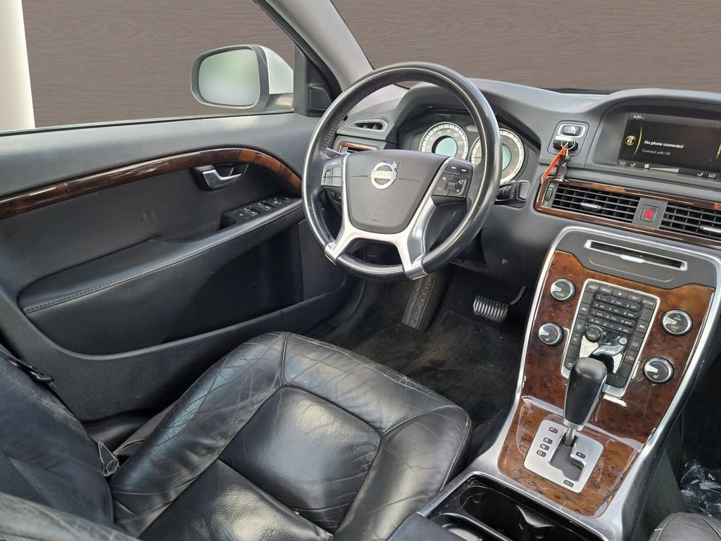 Used 2012 White Volvo 3.2 image 18