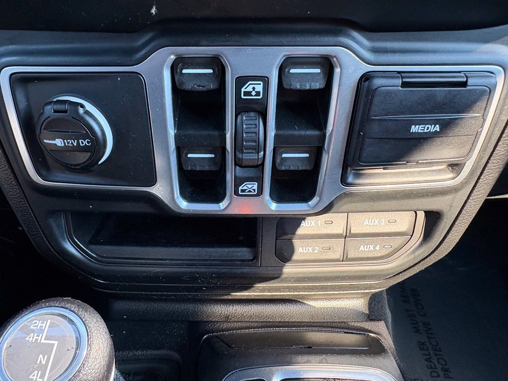 Used 2018 White Jeep Unlimited Sport S image 38