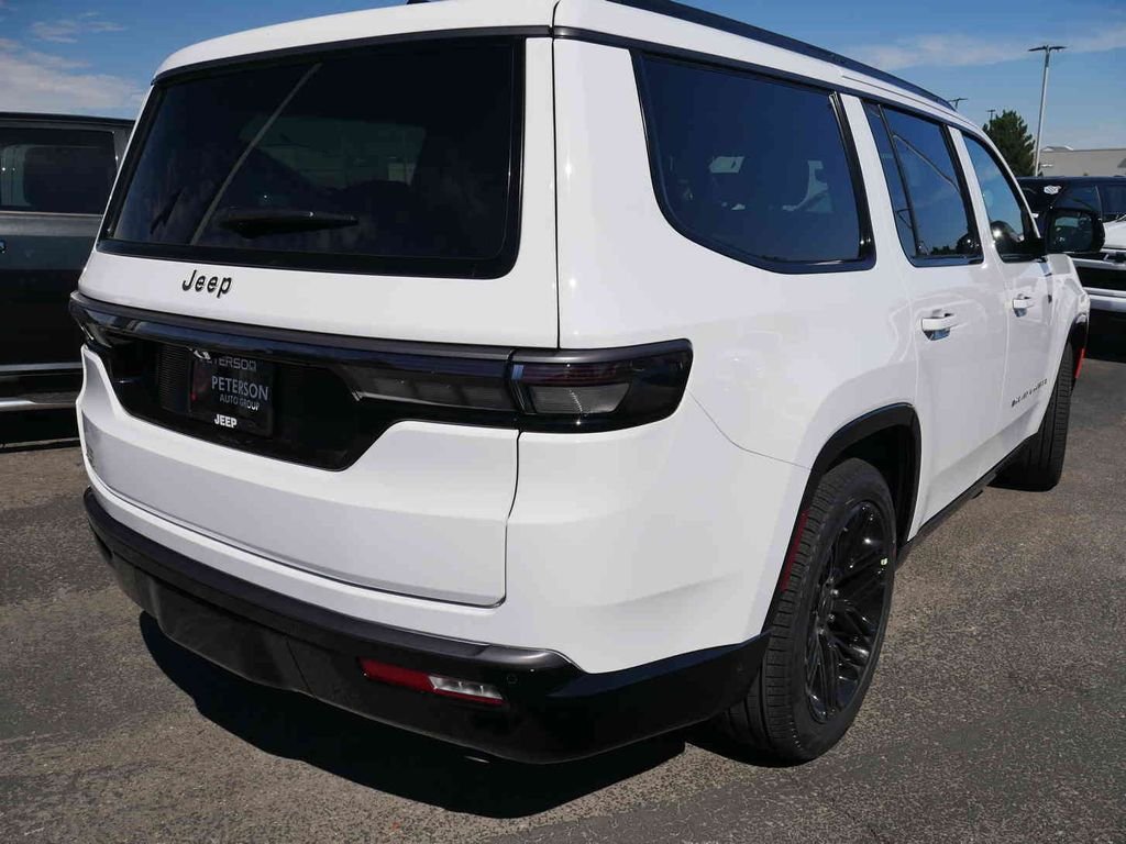 New 2026 Bright White Clear-Coat Exterior Paint Jeep Grand Wagoneer image 23