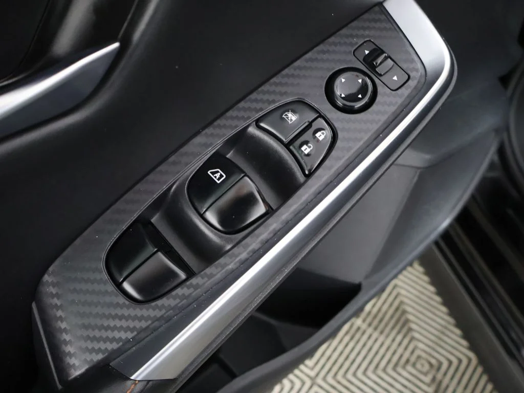Used 2023 Super Black Nissan SR image 33